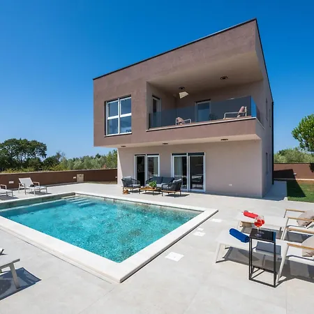 Luxury Klaudia With Private Pool Near Pula