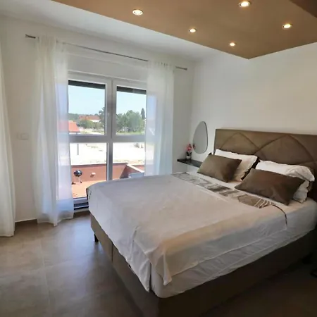 Luxury Klaudia With Private Pool Near Pula Villa *