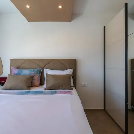 Luxury Klaudia With Private Pool Near Pula Vodnjan