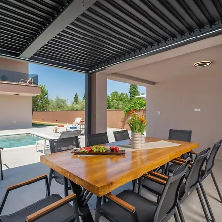 Luxury Klaudia With Private Pool Near Pula Villa *