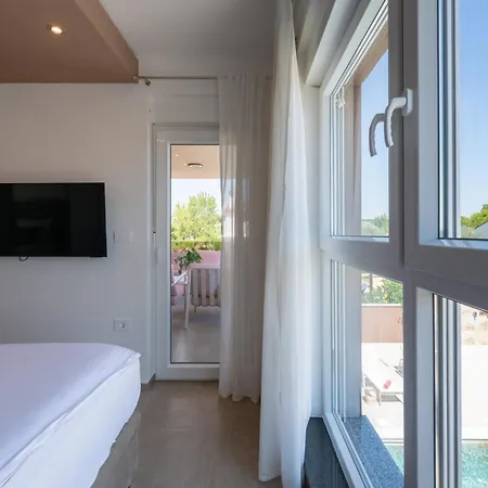 Luxury Klaudia With Private Pool Near Pula Villa *