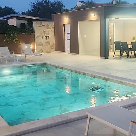 Villa Luxury Klaudia With Private Pool Near Pula