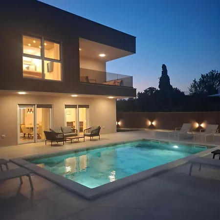 Luxury Klaudia With Private Pool Near Pula Villa Vodnjan