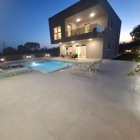 Luxury Klaudia With Private Pool Near Pula Villa Vodnjan