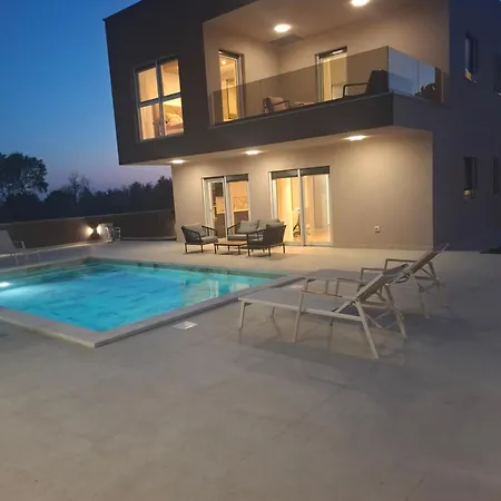 Vila Luxury Klaudia With Private Pool Near Pula