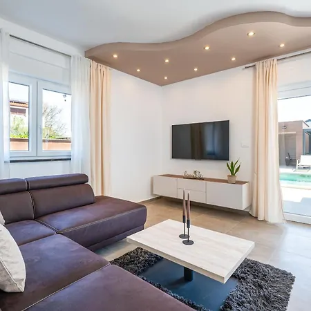 Luxury Klaudia With Private Pool Near Pula * Vodnjan