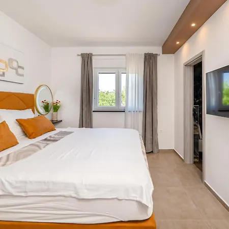 Vila Luxury Klaudia With Private Pool Near Pula *