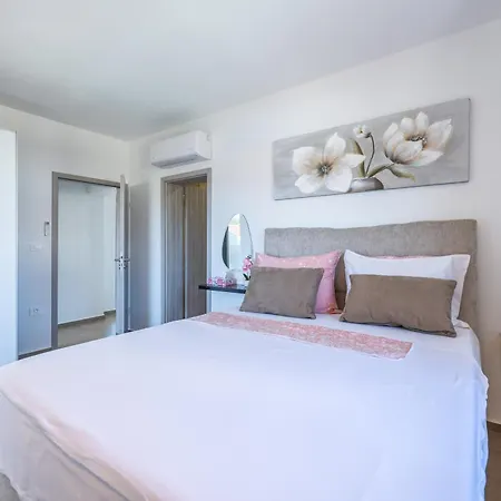 Vila Luxury Klaudia With Private Pool Near Pula *