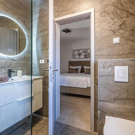 Vila Luxury Klaudia With Private Pool Near Pula Vodnjan