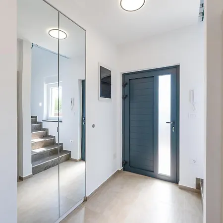 Luxury Klaudia With Private Pool Near Pula Vila *
