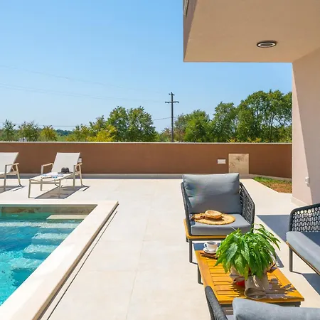 Luxury Klaudia With Private Pool Near Pula