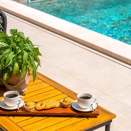Luxury Klaudia With Private Pool Near Pula Vila